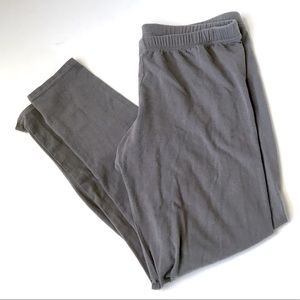 Gray cropped leggings